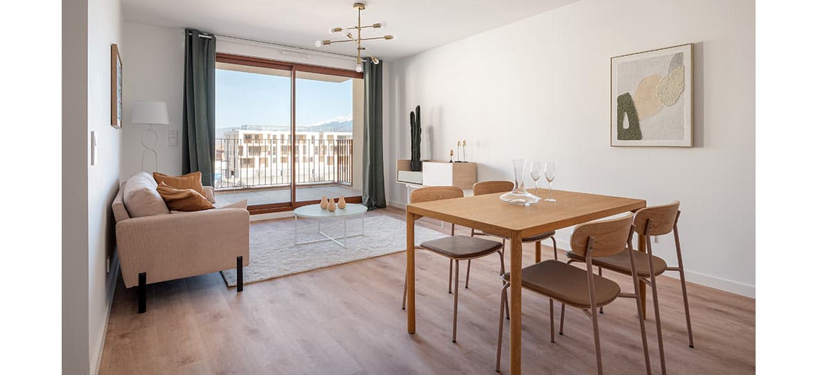 Vif — Le programme se compose de quatre bâtiments, proposant un total de 84 appartements allant du deux au... — Miniature 3