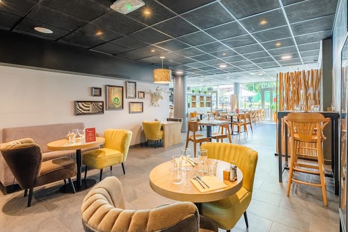 Caluire Et Cuire — À seulement 20 minutes en métro du centre-ville de Lyon, cette résidence propose des appartements co... — Miniature 4