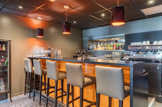 Caluire Et Cuire — À seulement 20 minutes en métro du centre-ville de Lyon, cette résidence propose des appartements co... — Miniature 5