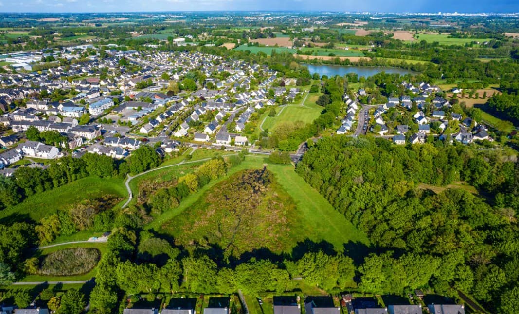Saint-Gilles — Située au nord-ouest de Rennes, à Saint-Gilles, cette résidence bénéficie d’un emplacement privilégi... — Miniature 11