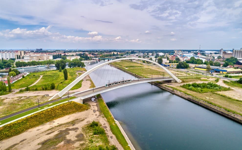 Strasbourg — Au cœur d'un projet urbain d'envergure à Strasbourg, cette résidence contemporaine se situe entre le... — Miniature 6