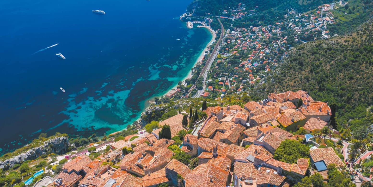 Eze — Située sur les hauteurs entre Nice et Monaco, cette résidence bénéficie d’un emplacement privilégié ... — Miniature 4
