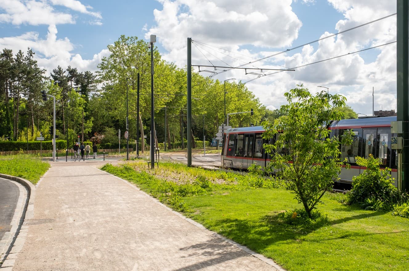 Croix — Située à moins de 10 kilomètres au nord-est de Lille, cette résidence à Croix bénéficie d’un cadre a... — Miniature 8