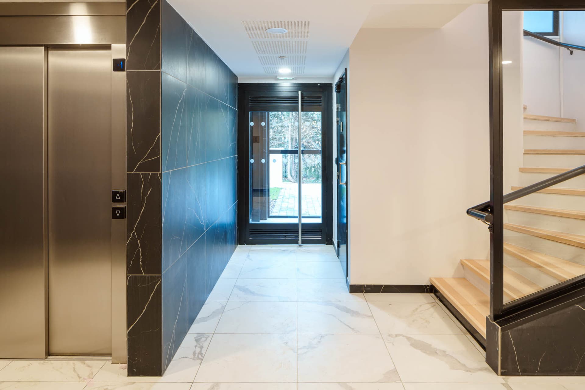 Croix — Située à moins de 10 kilomètres au nord-est de Lille, cette résidence à Croix bénéficie d’un cadre a... — Miniature 17