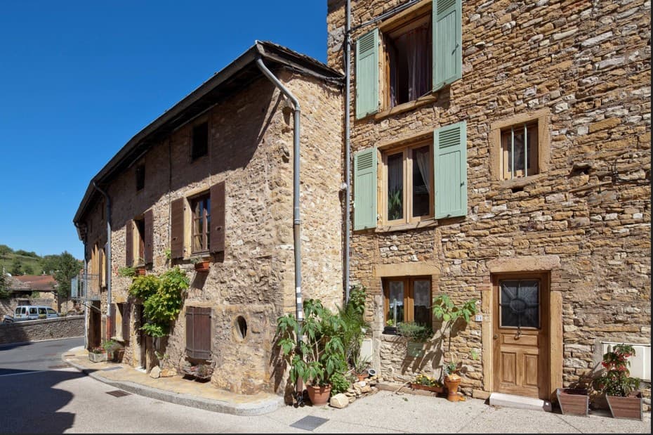 Saint-Romain-Au-Mont-D'or — Située au cœur du village de Saint-Romain-au-Mont-d'Or, à une dizaine de kilomètres au nord-ouest de... — Miniature 8