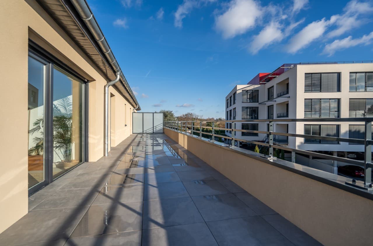 Dardilly — Située à une dizaine de kilomètres au nord-ouest de Lyon, dans la commune prisée de Dardilly, cette ... — Miniature 6