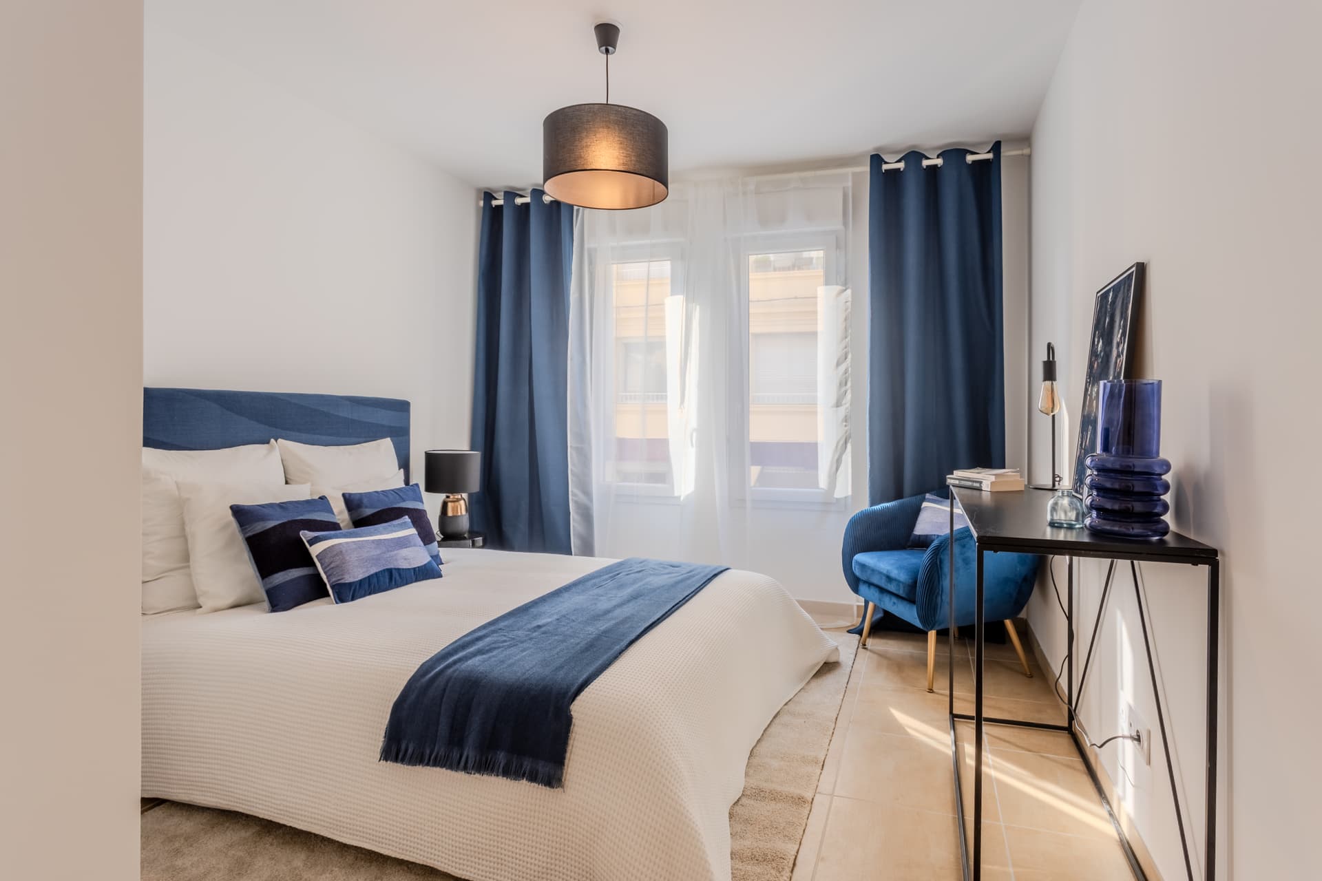 Nice — Située à l’est de Nice, à proximité du port et du campus universitaire Saint-Jean d’Angély, cette ré... — Miniature 7