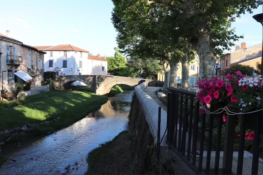 Brignais — Située à Brignais, cette nouvelle résidence propose un cadre de vie harmonieux alliant modernité et ... — Miniature 4