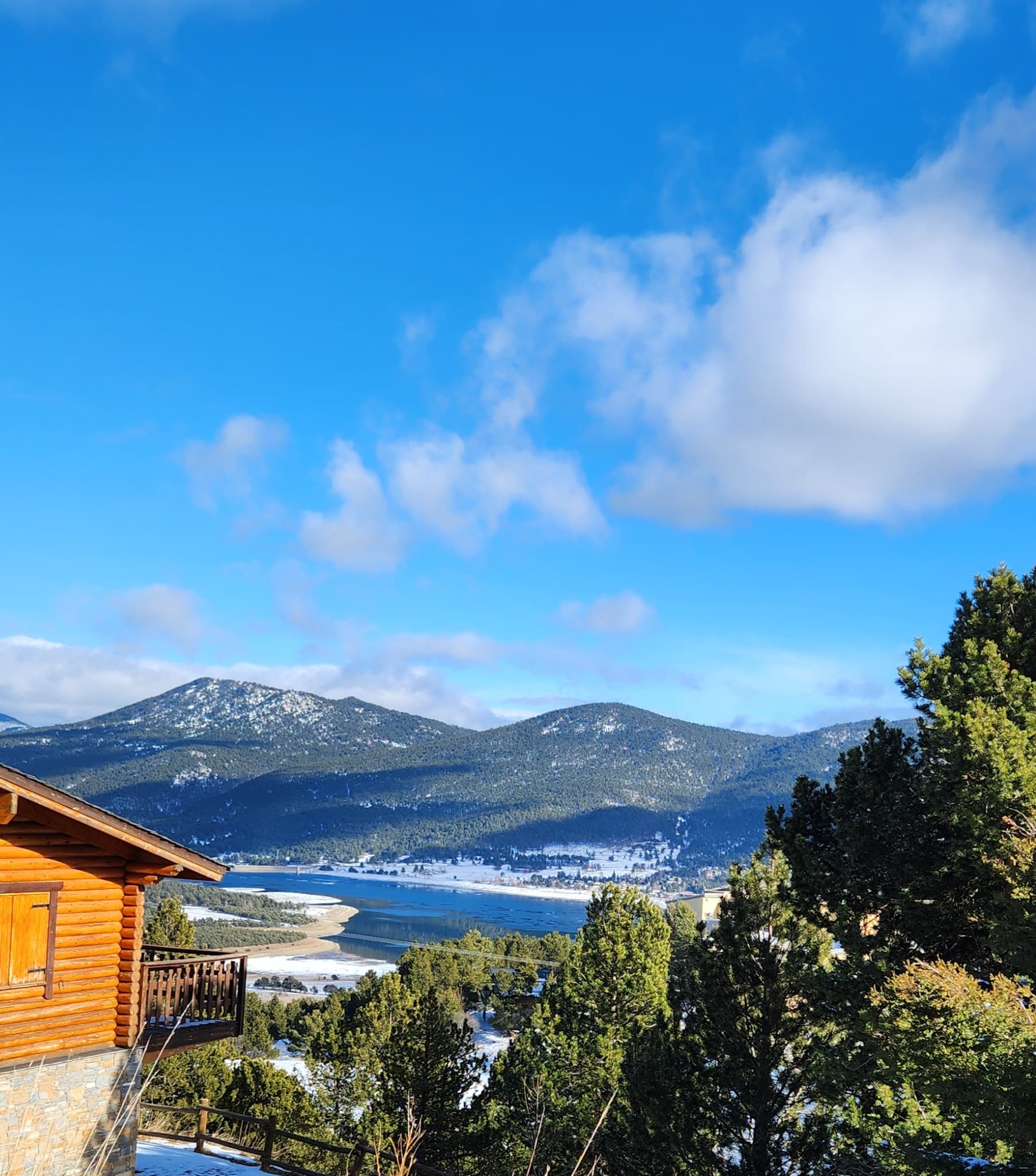 les Angles — Située au cœur de la station des Angles, cette nouvelle résidence s’intègre harmonieusement entre la... — Miniature 9