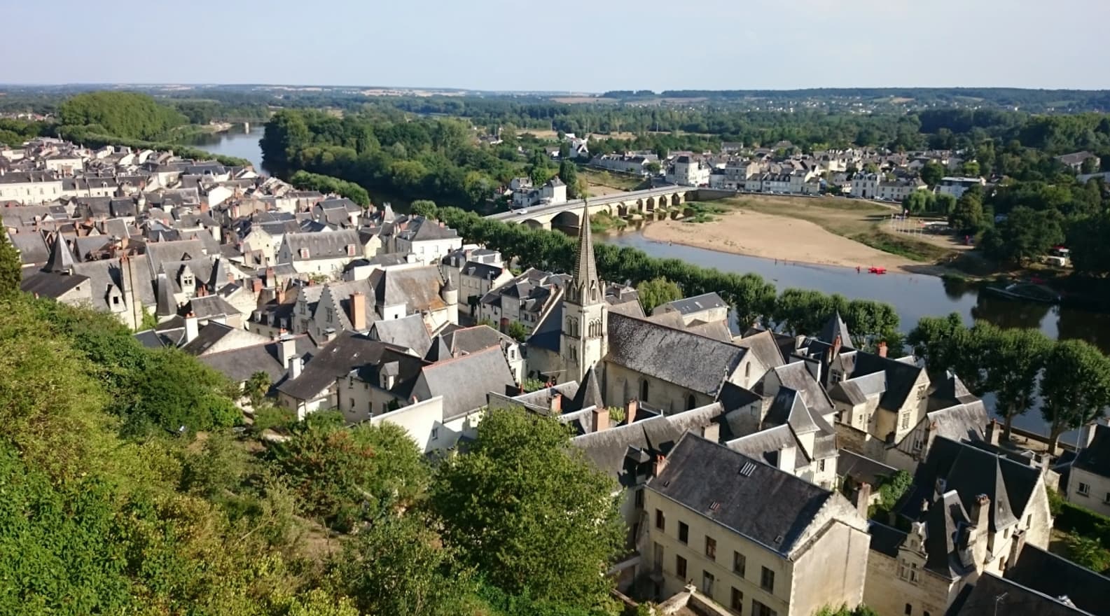 Joue-les-Tours — Située à Joué-lès-Tours, à proximité immédiate de Tours, cette résidence dédiée aux étudiants bénéfi... — Miniature 5