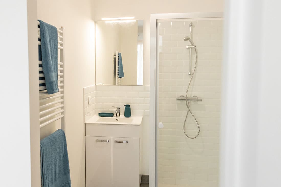 Rouen — Au cœur de la ville, ce spacieux appartement situé au septième et dernier étage d’une résidence de s... — Miniature 14