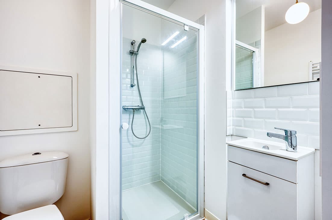 Rouen — Au cœur de la ville, ce spacieux appartement situé au septième et dernier étage d’une résidence de s... — Miniature 20