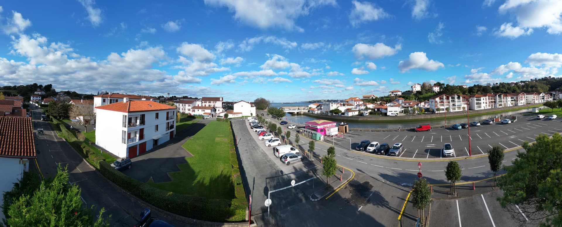 Urrugne — Située au cœur d’un environnement paisible, cette nouvelle résidence propose des appartements conçus... — Miniature 2
