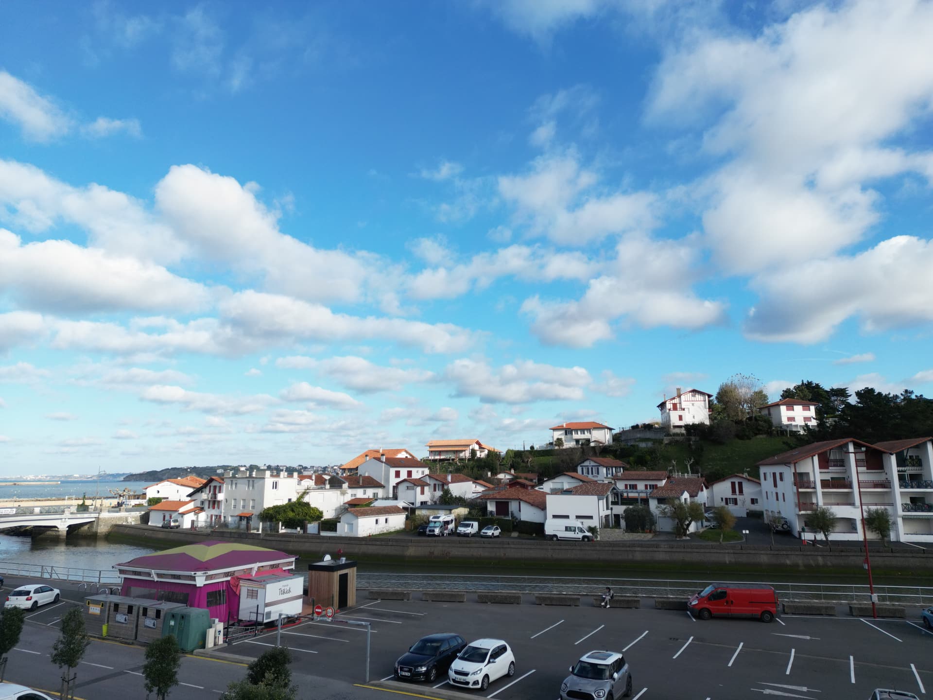 Urrugne — Située au cœur d’un environnement paisible, cette nouvelle résidence propose des appartements conçus... — Miniature 11