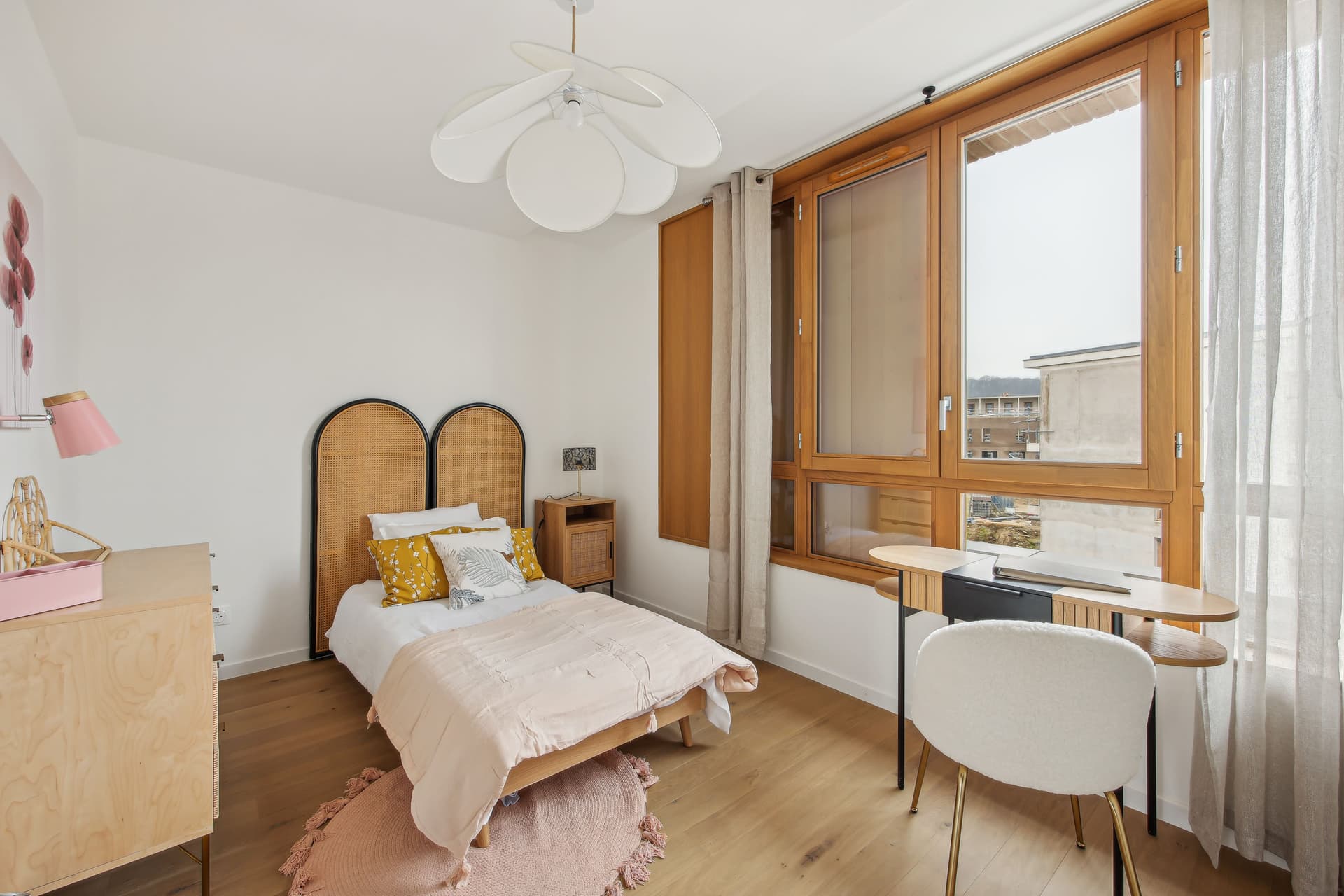 Versailles — Situé à l’entrée de Versailles, à proximité des célèbres jardins et du château, ce nouveau quartier ... — Miniature 3