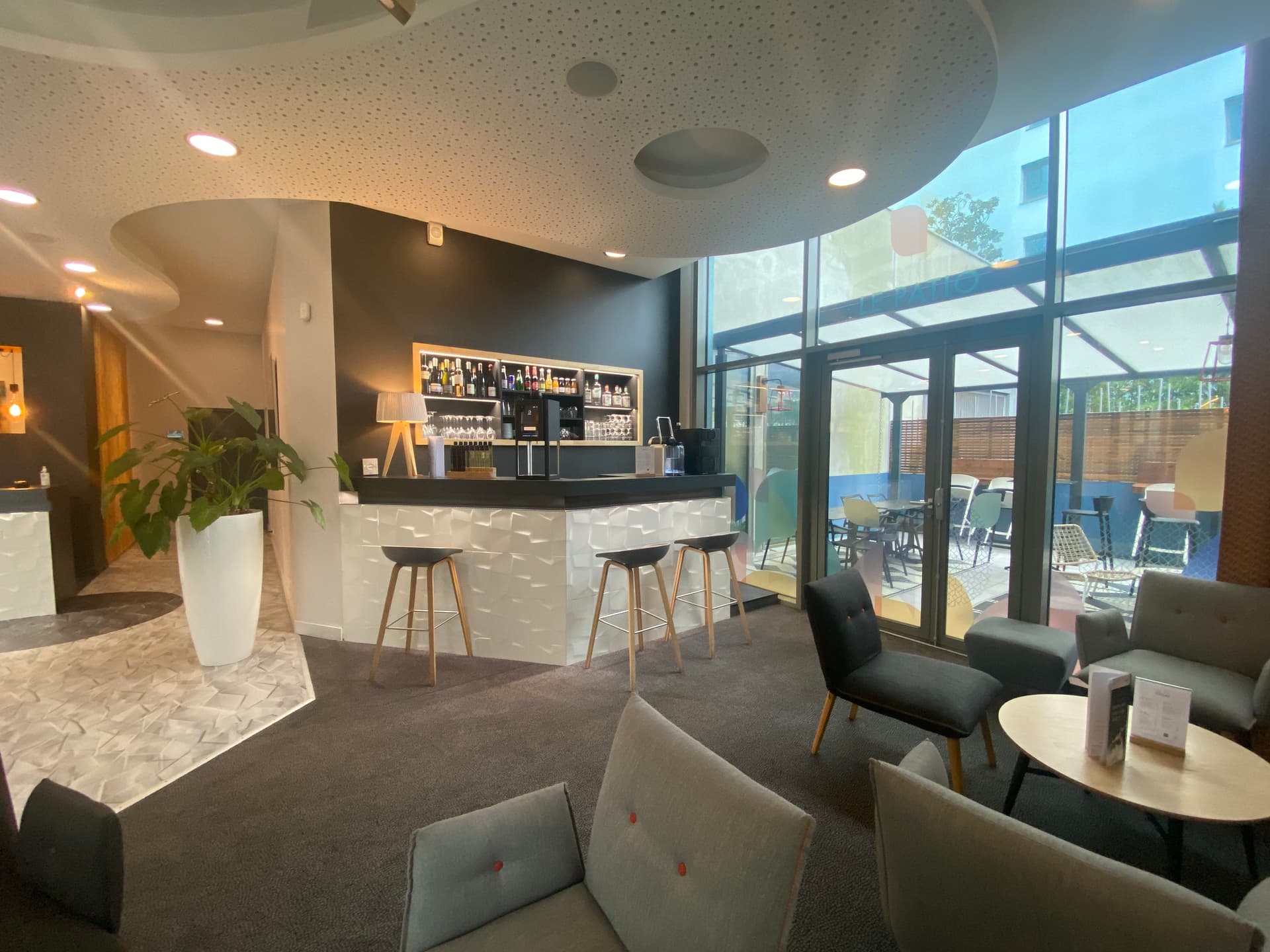 Nantes — Implantée sur l’île de Nantes, cette résidence propose une gamme d’hébergements meublés et équipés, ... — Miniature 5