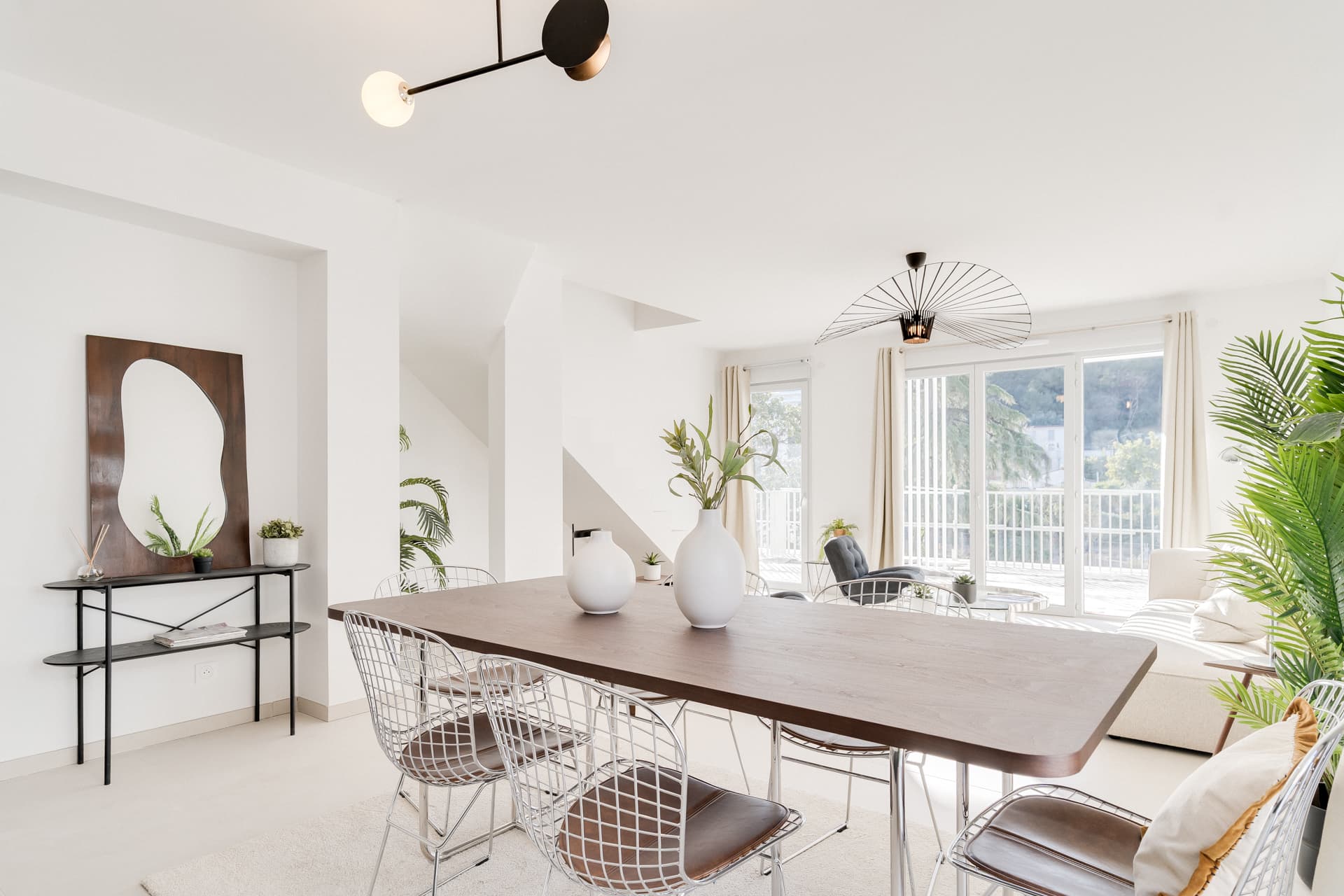 Saint-Laurent-du-Var — Située aux portes de Nice, à égale distance de Cannes et Monaco, la commune de Saint-Laurent-du-Var ... — Miniature 7