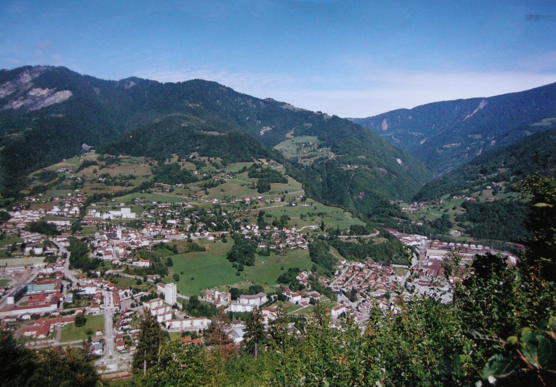 Ugine — Située au cœur de la Savoie, entre paysages montagneux et nature préservée, la commune d’Ugine offre... — Miniature 5