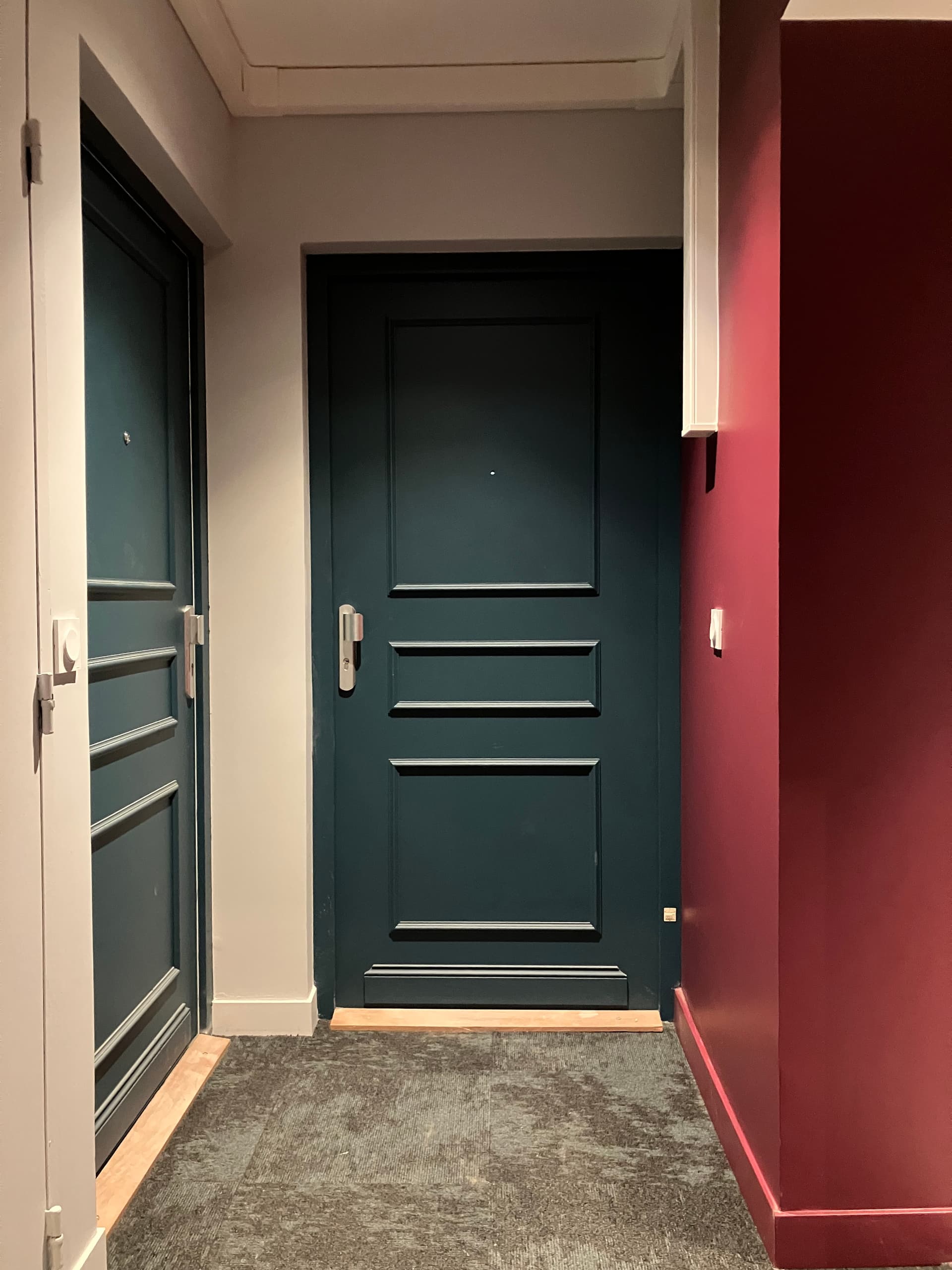 Tassin-la-Demi-Lune — Située au nord de Tassin-la-Demi-Lune, cette résidence se distingue par une architecture contemporai... — Miniature 2