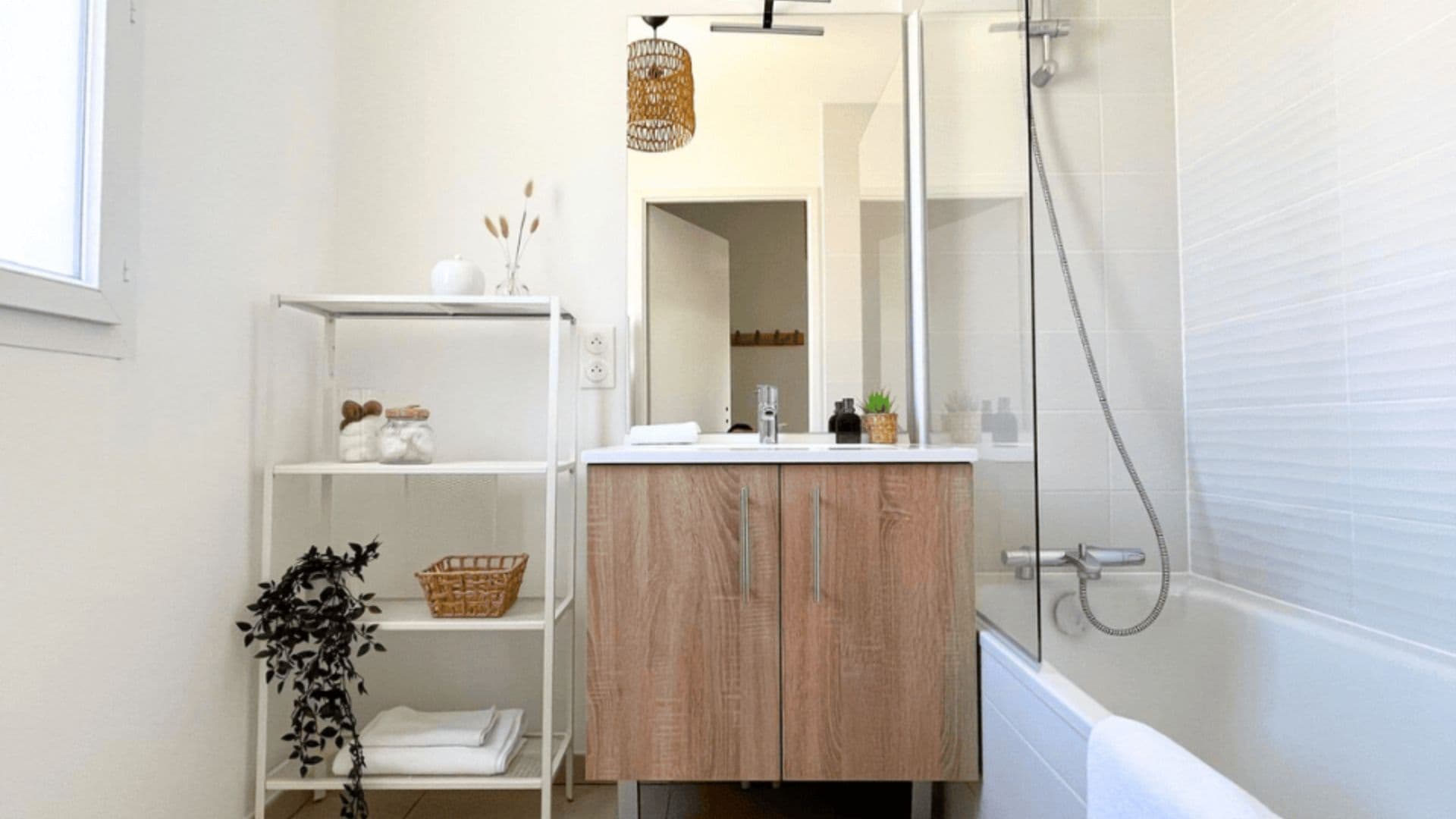 Saint-Georges-D-Oleron — Située sur l’île d’Oléron, cette réalisation bénéficie d’un environnement naturel exceptionnel, entr... — Miniature 12