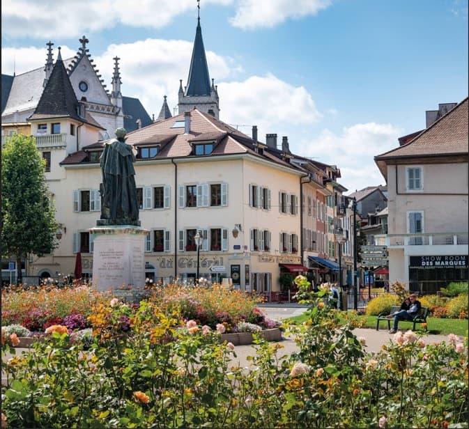 Thonon-les-Bains — Située aux abords du quartier de Concise à Thonon-les-Bains, cette résidence contemporaine bénéficie... — Miniature 9