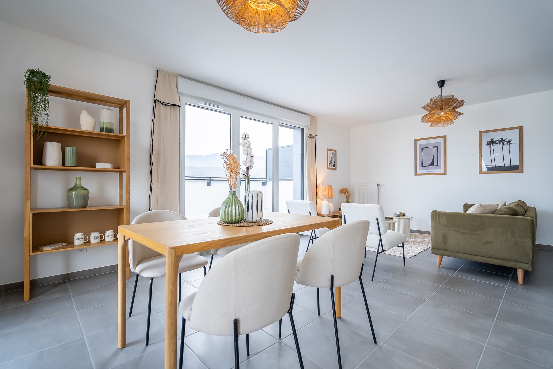 Thonon-les-Bains — Située aux abords du quartier de Concise à Thonon-les-Bains, cette résidence contemporaine bénéficie... — Miniature 12