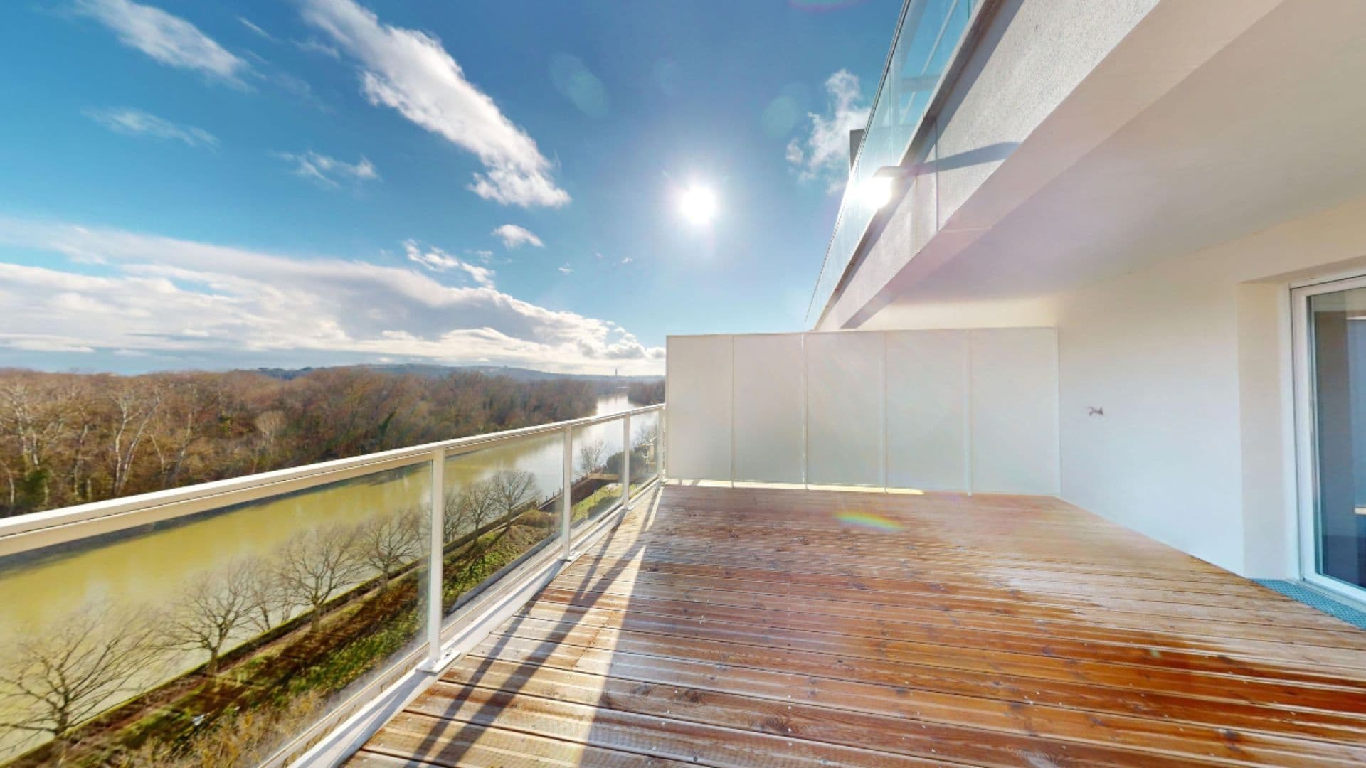 Toulouse — Au cœur d’un environnement privilégié entre les berges de la Garonne et le quartier de Saint-Cyprien... — Miniature 2