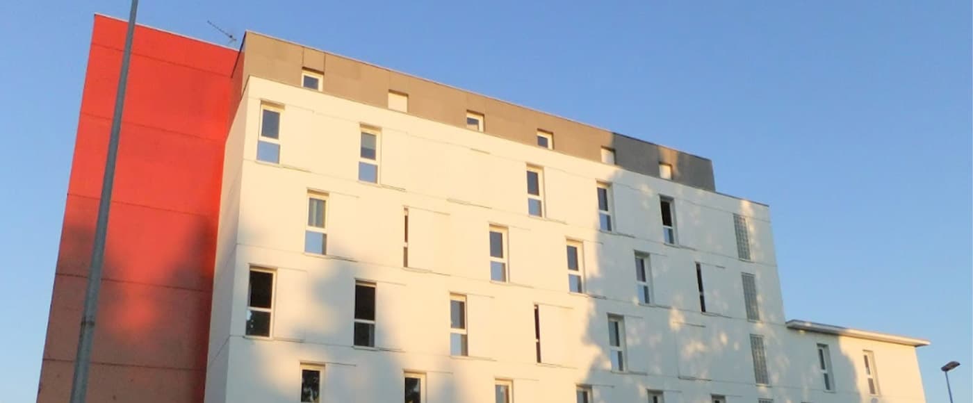 Rennes — Située au cœur du campus universitaire de Rennes, cette résidence bénéficie d’un emplacement privilé...