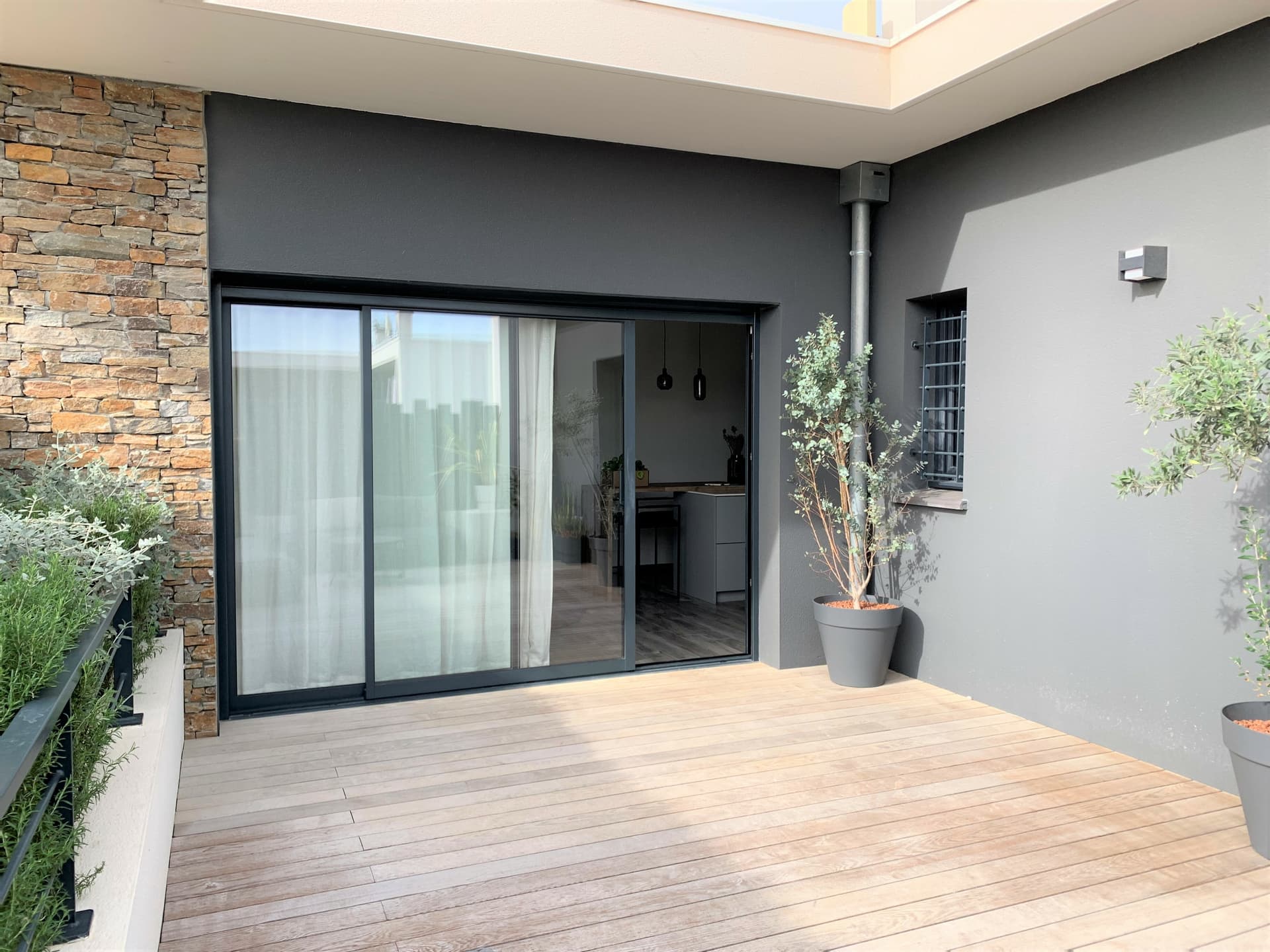 Perpignan — Située au sein d’un quartier résidentiel fermé et sécurisé, cette petite copropriété intimiste se co... — Miniature 2