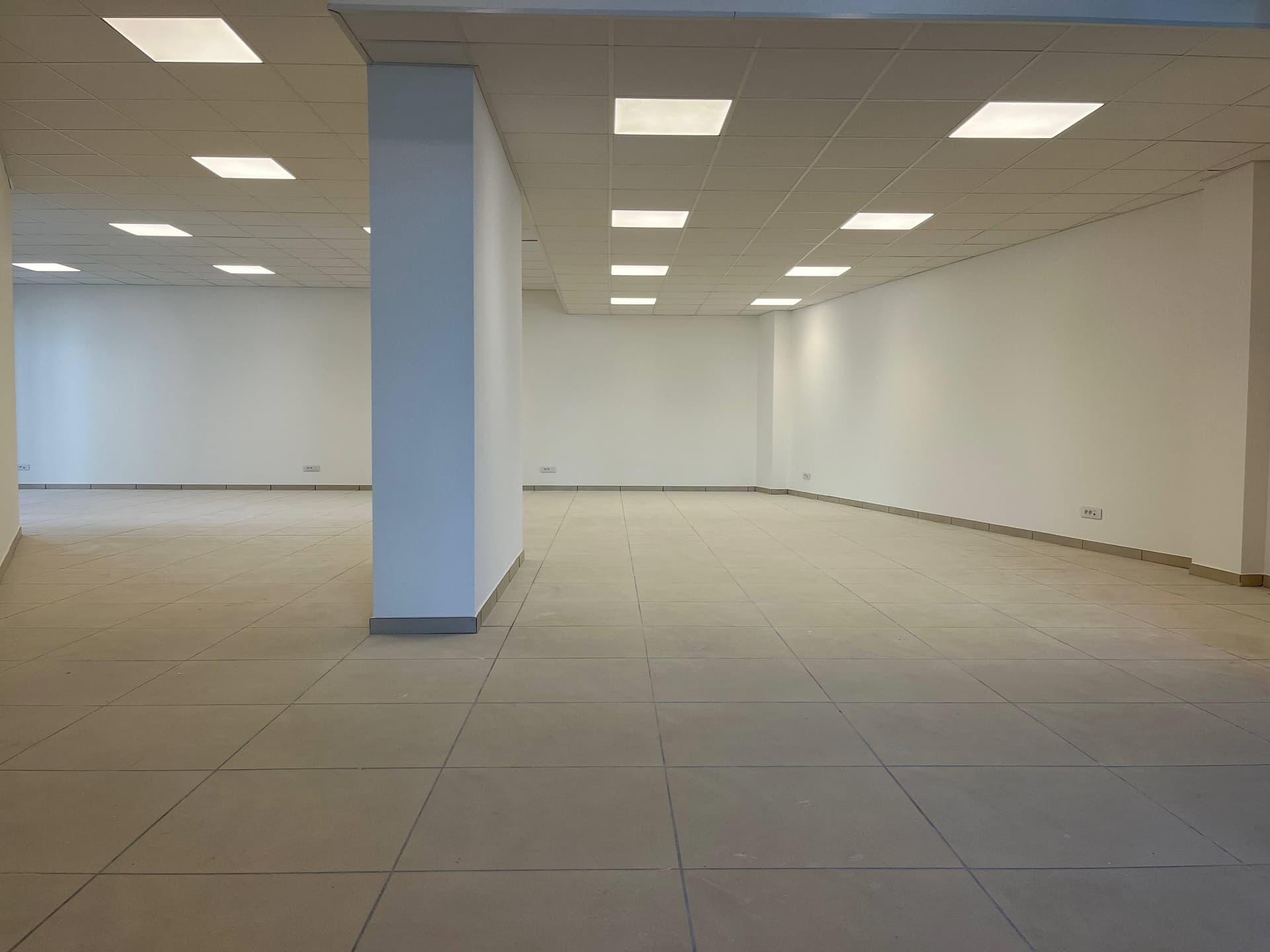 Perpignan — Ce programme immobilier neuf propose des locaux commerciaux spacieux, idéalement situés en rez-de-ch... — Miniature 2