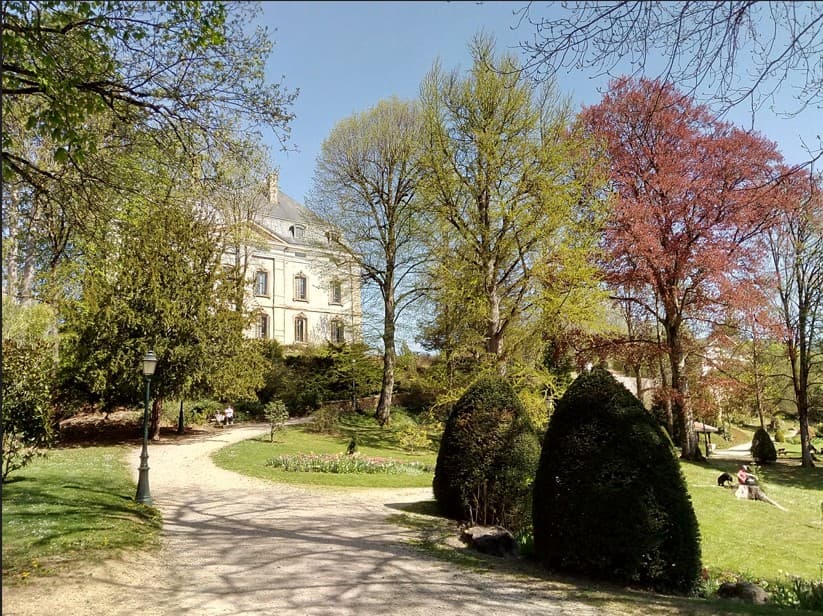 Amberieu-en-Bugey — Située à Ambérieu-en-Bugey, cette résidence s’inscrit dans un environnement résidentiel calme et pré... — Miniature 4