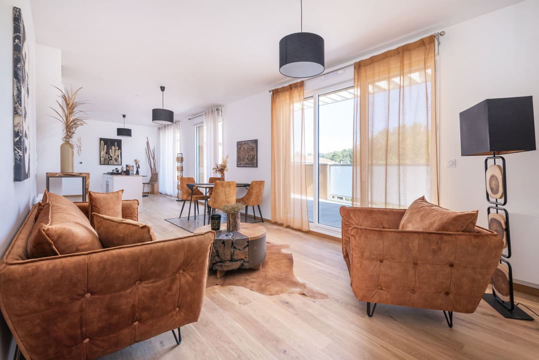 Tassin la Demi Lune — Située dans un environnement paisible, cette réalisation contemporaine propose des appartements neuf...