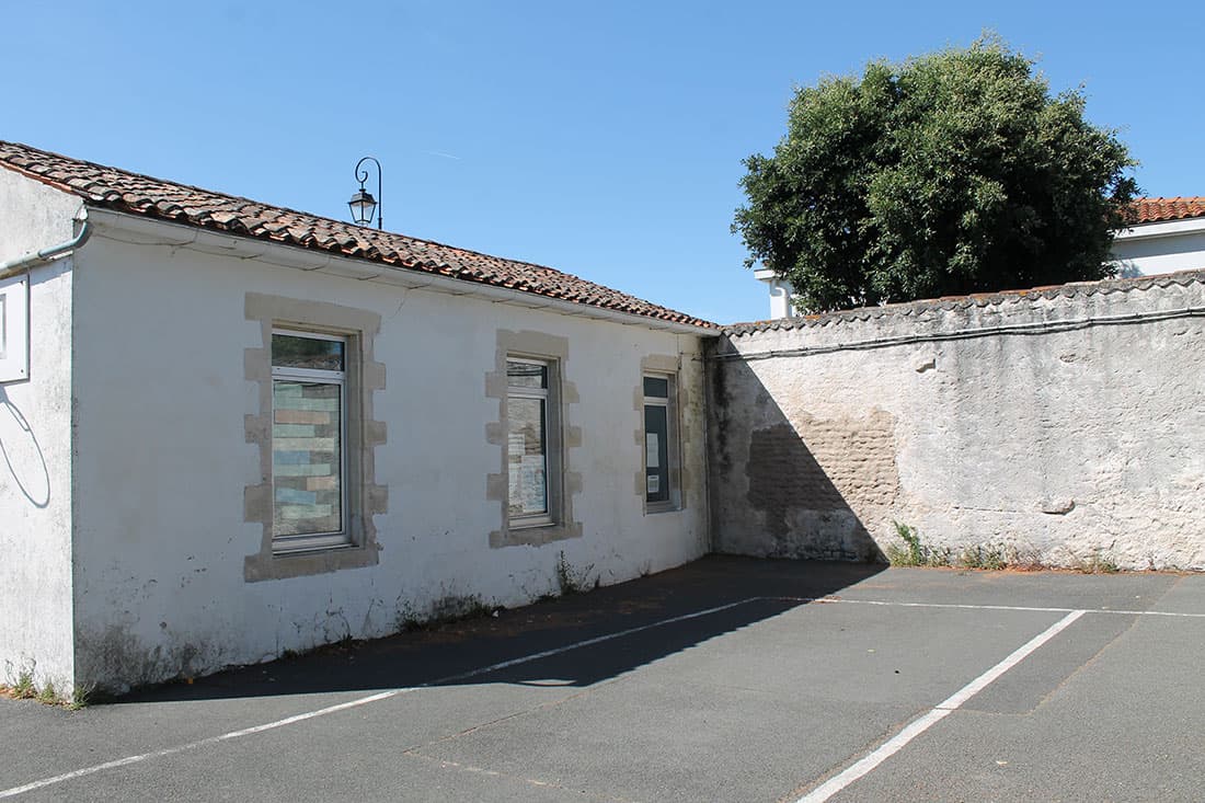 Bourgneuf — Au cœur du village de Bourgneuf, plusieurs maisons à rénover sont proposées dans un environnement pa... — Miniature 4