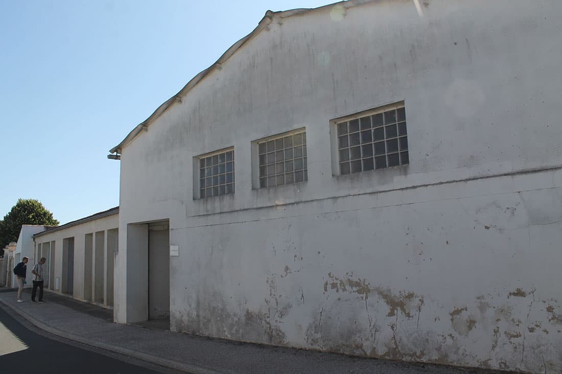 Bourgneuf — Au cœur du village de Bourgneuf, plusieurs maisons à rénover sont proposées dans un environnement pa... — Miniature 10