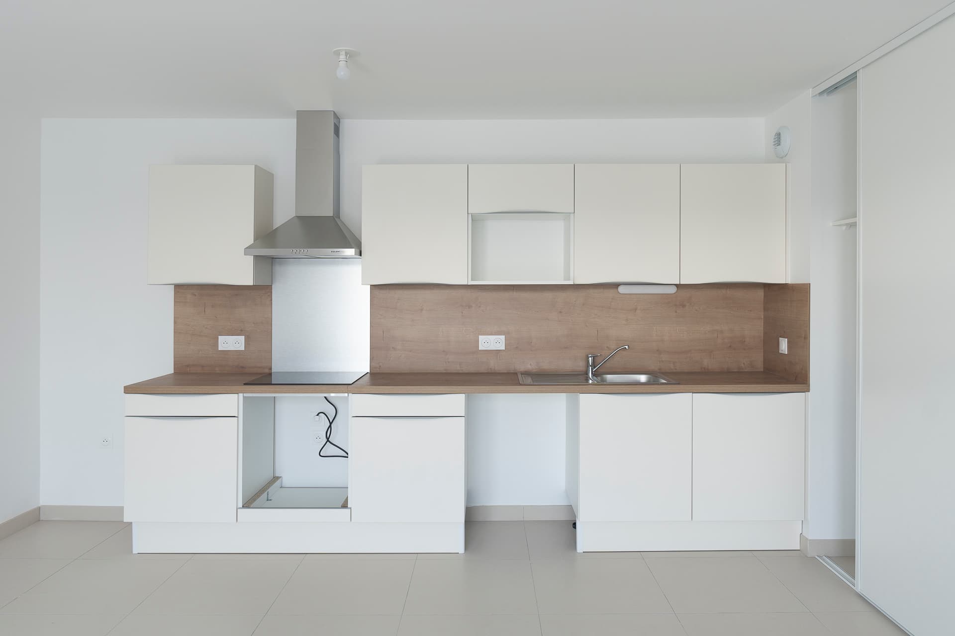 Bordeaux — Situé dans le quartier prisé des Chartrons à Bordeaux, ce programme propose des places de stationnem... — Miniature 3