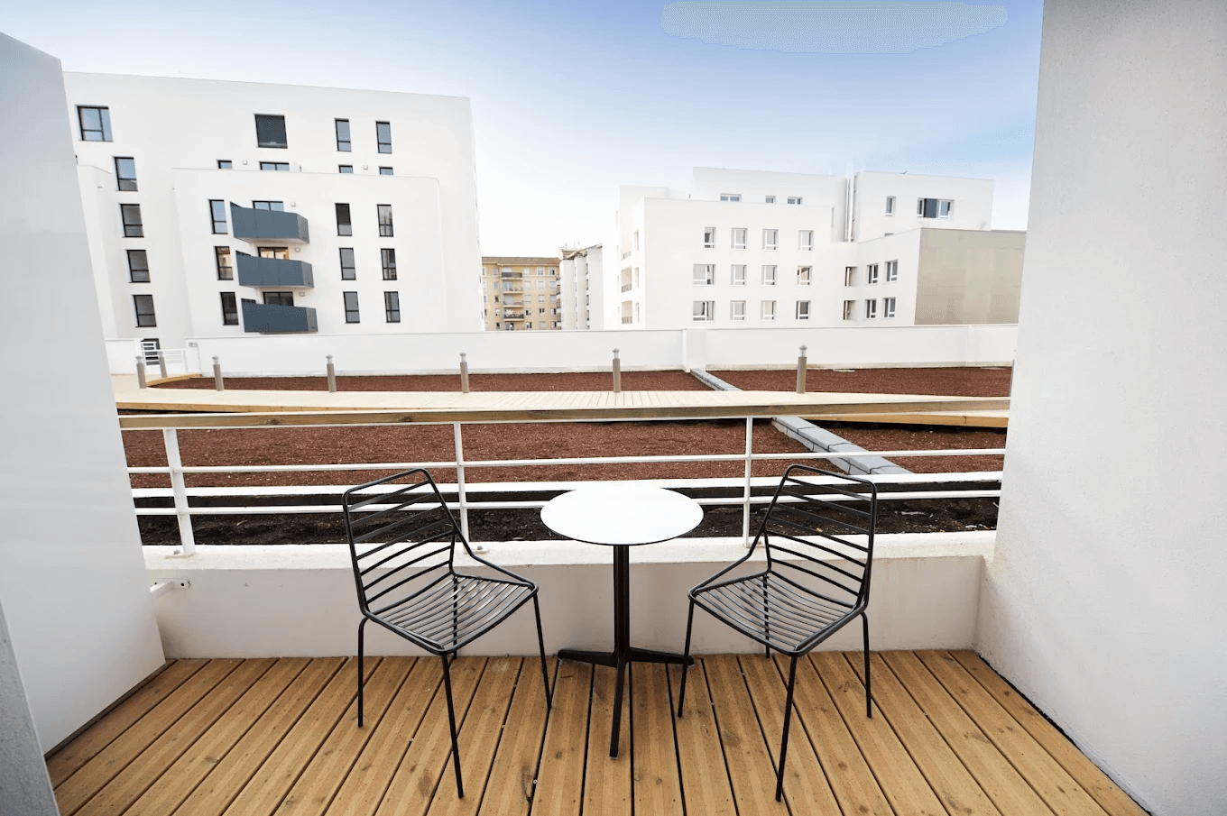 Lyon — Située au cœur de Lyon, cette résidence jouit d’un emplacement privilégié à proximité immédiate des ... — Miniature 7