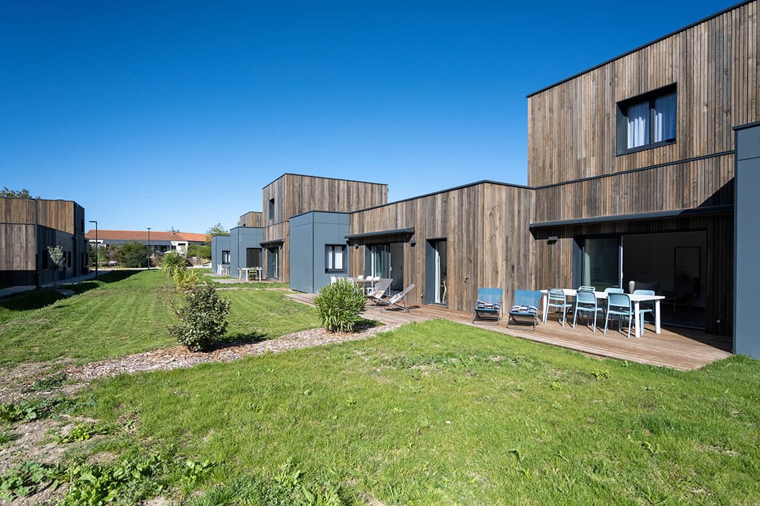 Angoulins — Situé au cœur d’un environnement naturel préservé, cet ensemble résidentiel propose 37 maisons expos... — Miniature 2