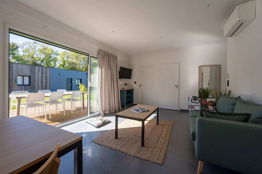 Angoulins — Situé au cœur d’un environnement naturel préservé, cet ensemble résidentiel propose 37 maisons expos... — Miniature 10