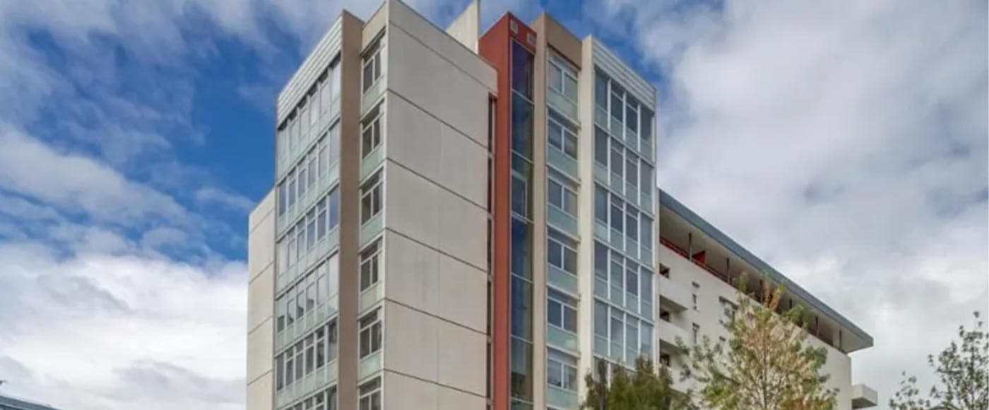 Grenoble — Située au cœur du quartier d’affaires Europole à Grenoble, cette résidence bénéficie d’un emplacemen...