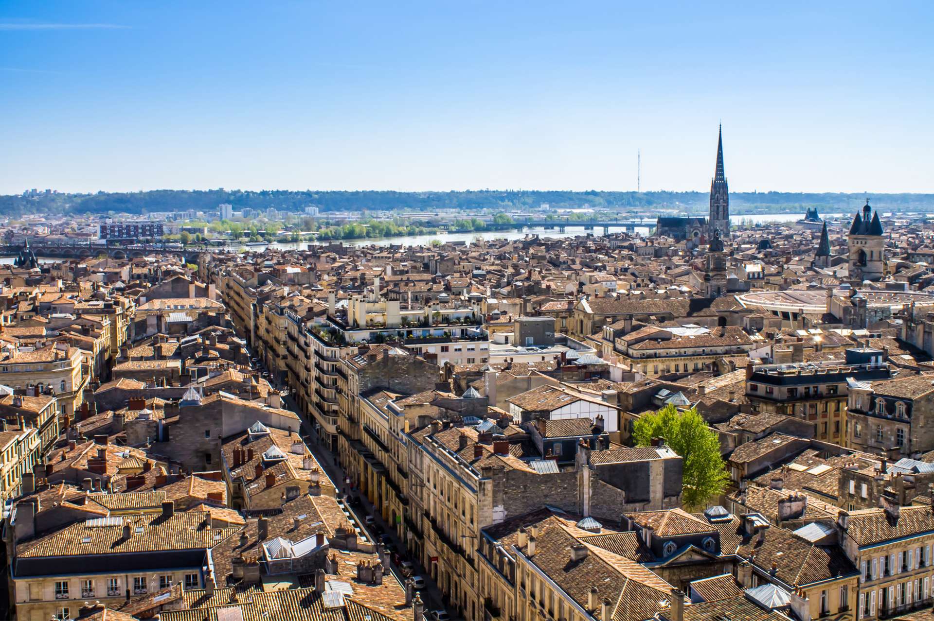 Bordeaux — Située au cœur de Bordeaux, à proximité immédiate de la Place Nansouty et à quelques minutes de la G... — Miniature 2