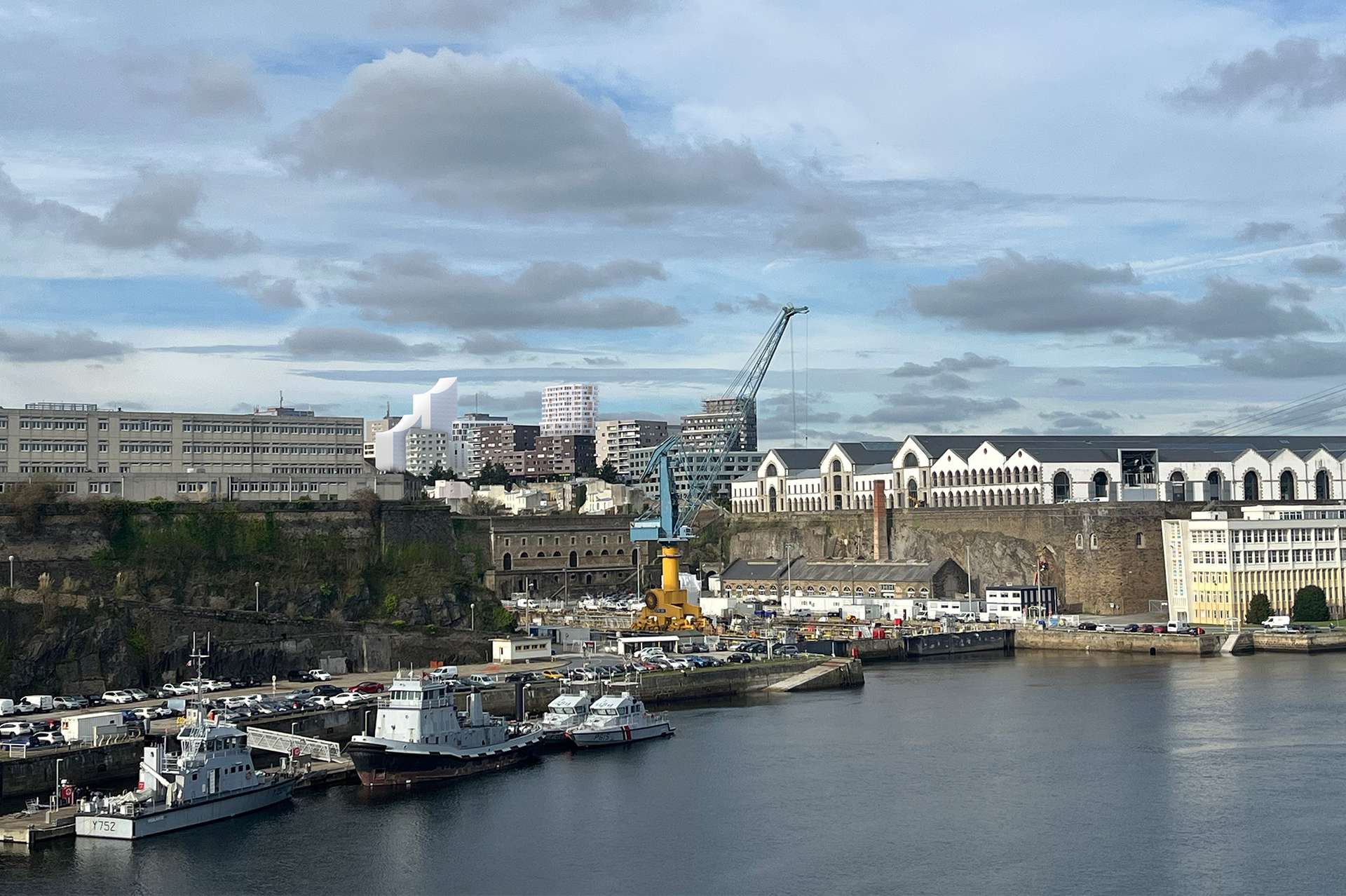 Brest — Au cœur du quartier animé des Capucins à Brest, une nouvelle résidence propose un cadre de vie moder... — Miniature 4