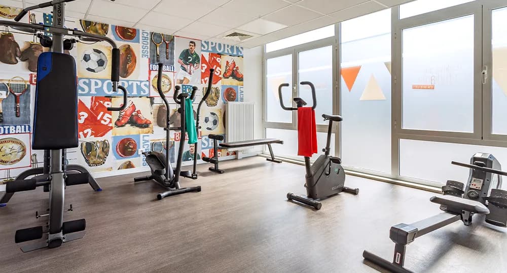 Cenon — Située dans une métropole reconnue pour son dynamisme universitaire, cette résidence étudiante s’int... — Miniature 2