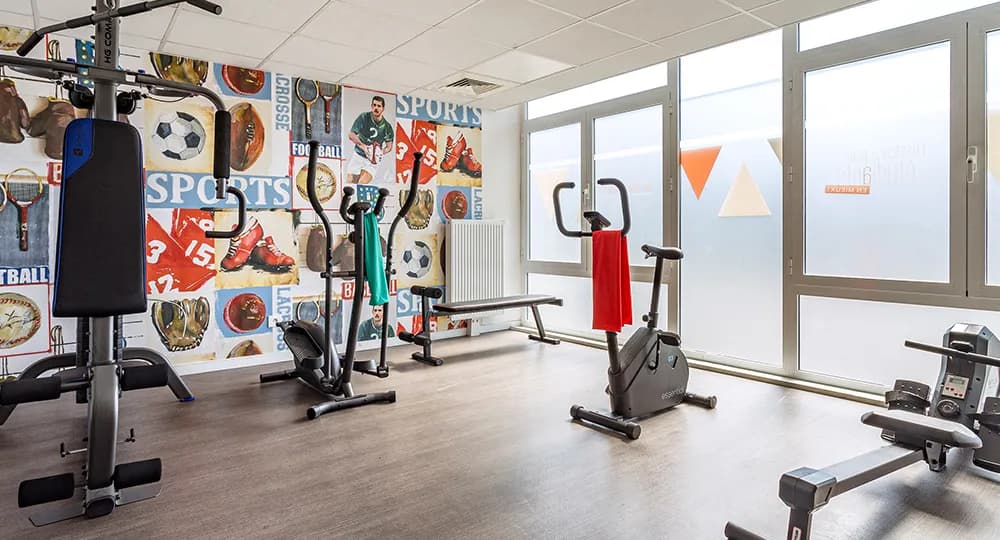 Cenon — Située dans une métropole reconnue pour son dynamisme universitaire, cette résidence étudiante s’int... — Miniature 4