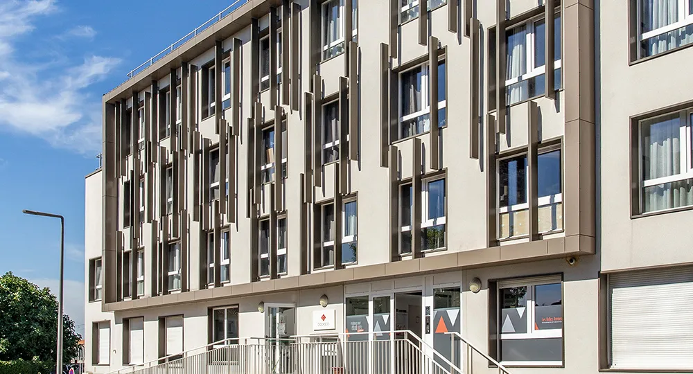 Cenon — Située dans une métropole reconnue pour son dynamisme universitaire, cette résidence étudiante s’int... — Miniature 5