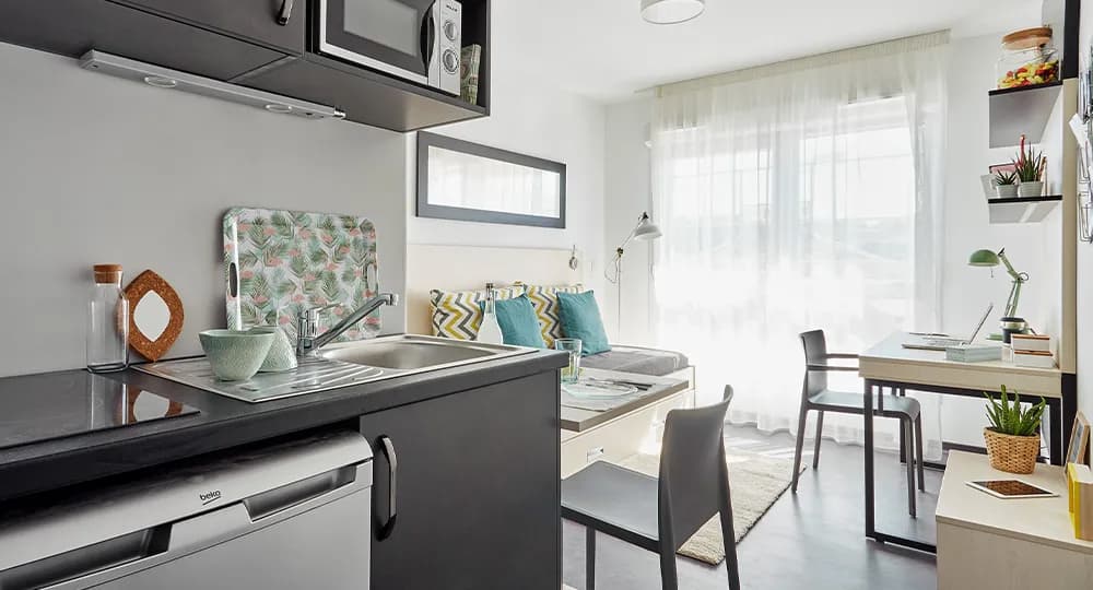 Cenon — Située dans une métropole reconnue pour son dynamisme universitaire, cette résidence étudiante s’int... — Miniature 9