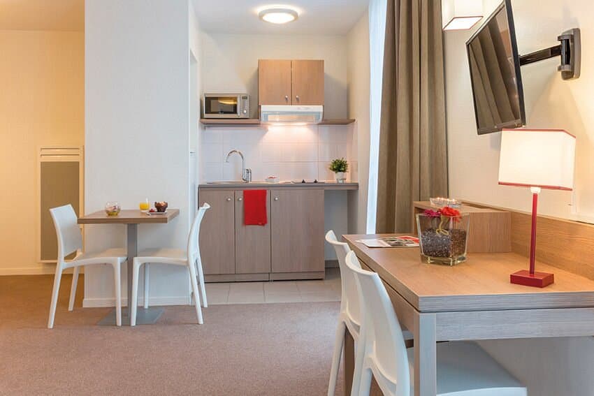 Saint Nazaire — À proximité immédiate du centre de Saint-Nazaire, cette résidence accueille ses résidents dans des a... — Miniature 6