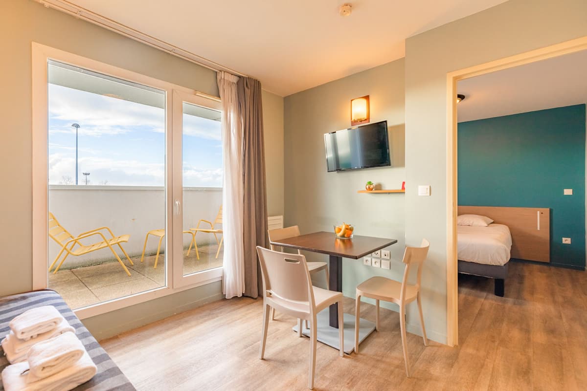 la Roche sur Yon — Au cœur de la Roche-sur-Yon, cette résidence contemporaine propose une sélection d'appartements, du ... — Miniature 5