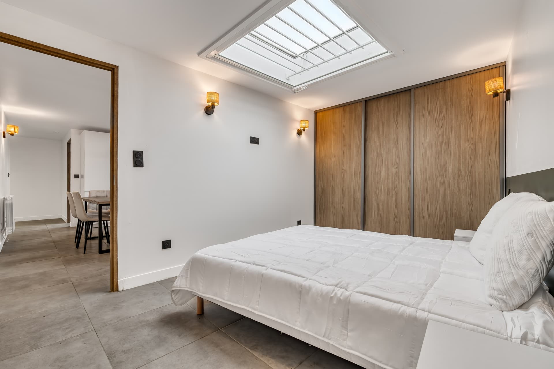 Annemasse — Situé en plein centre d’Annemasse, à proximité immédiate de la gare, du tramway, des commerces et de... — Miniature 4