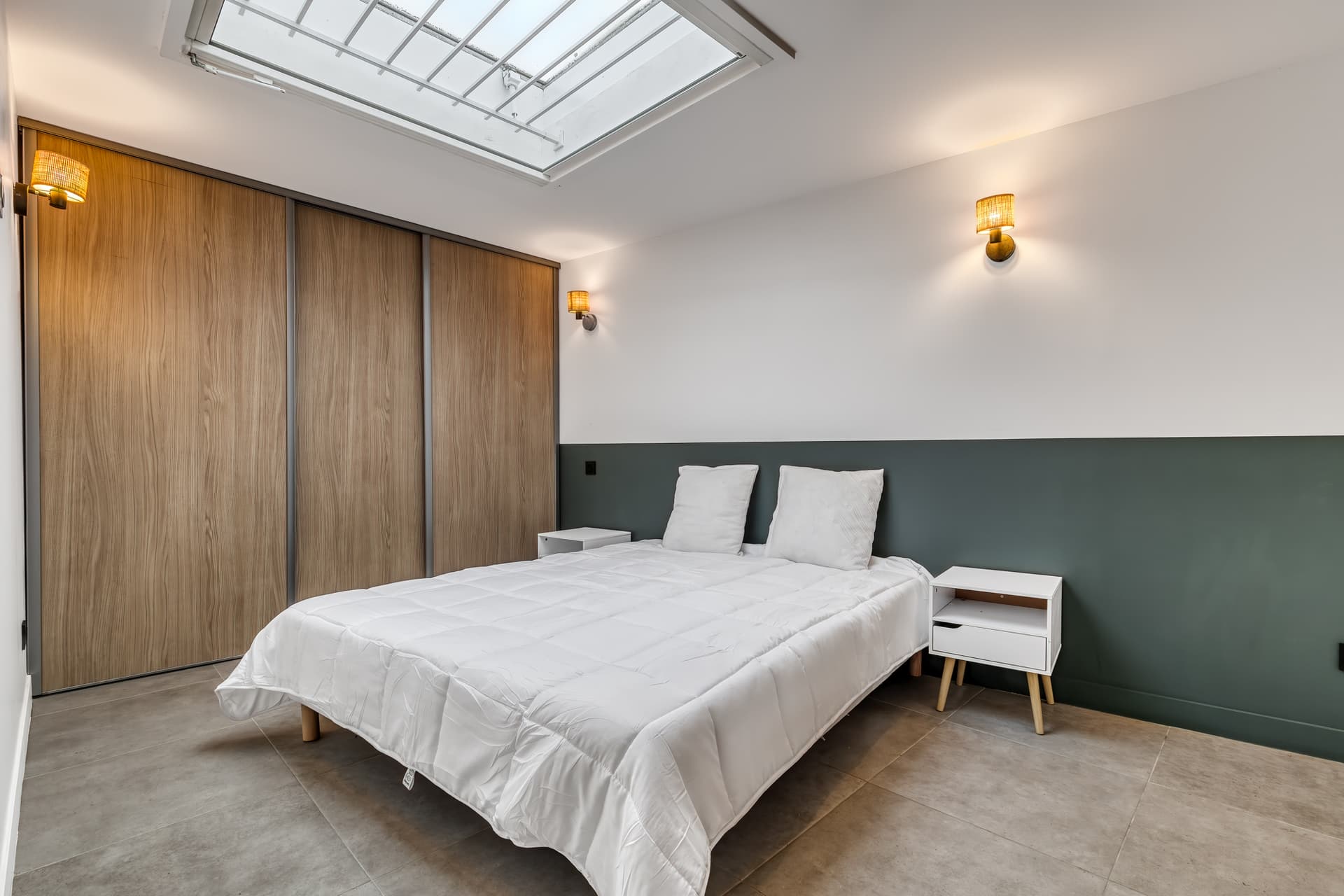 Annemasse — Situé en plein centre d’Annemasse, à proximité immédiate de la gare, du tramway, des commerces et de... — Miniature 5