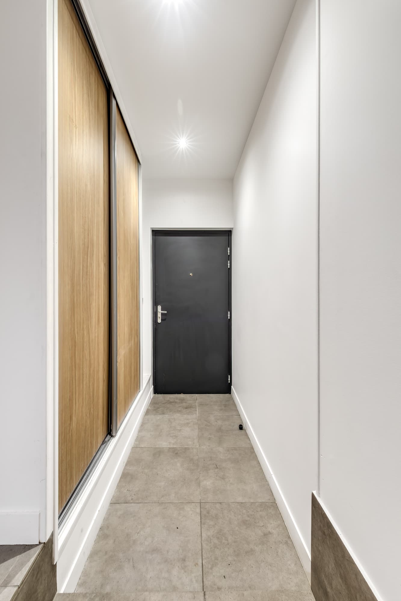 Annemasse — Situé en plein centre d’Annemasse, à proximité immédiate de la gare, du tramway, des commerces et de... — Miniature 7